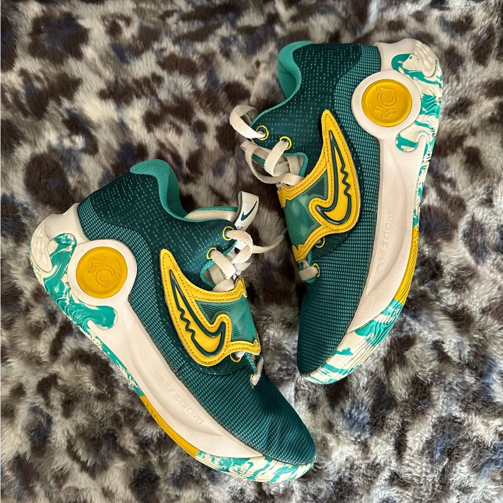 Nike KD Trey 5 X Jade/Teal/Yellow, Big Kids sz 7